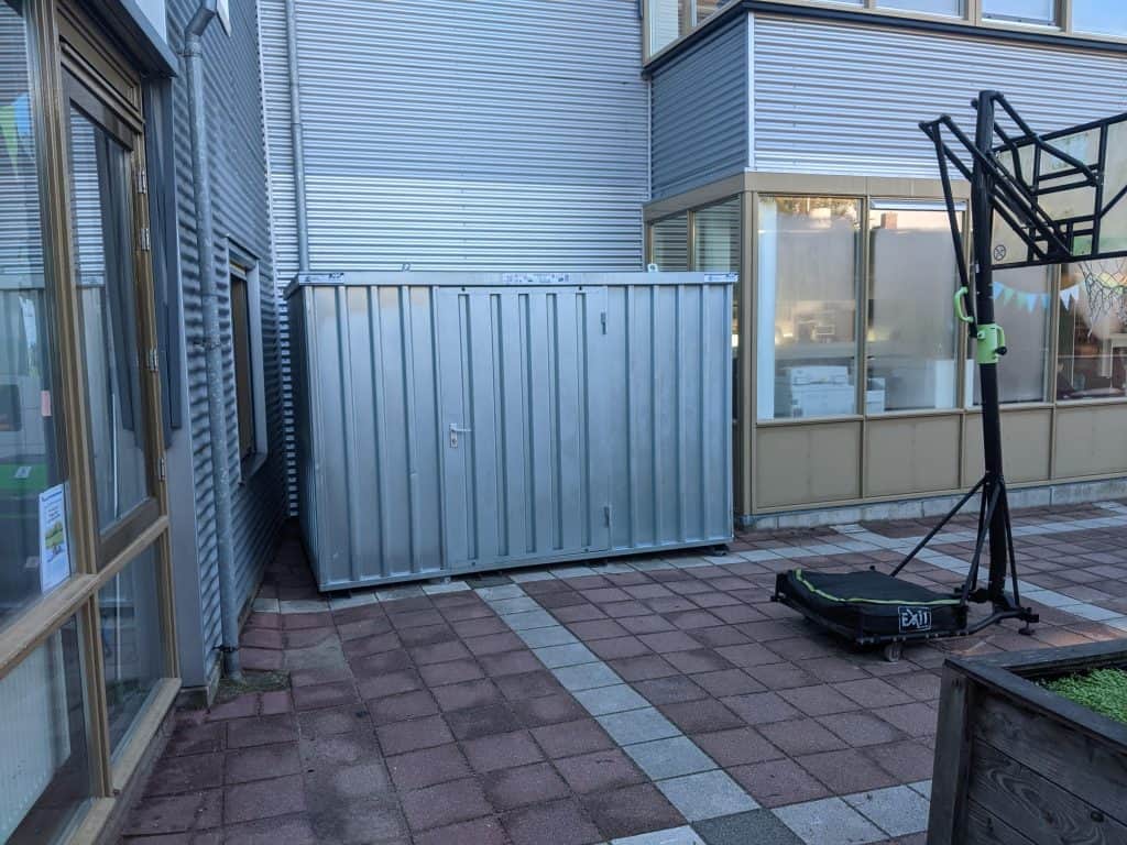 Bestaande situatie met opslag op het terras