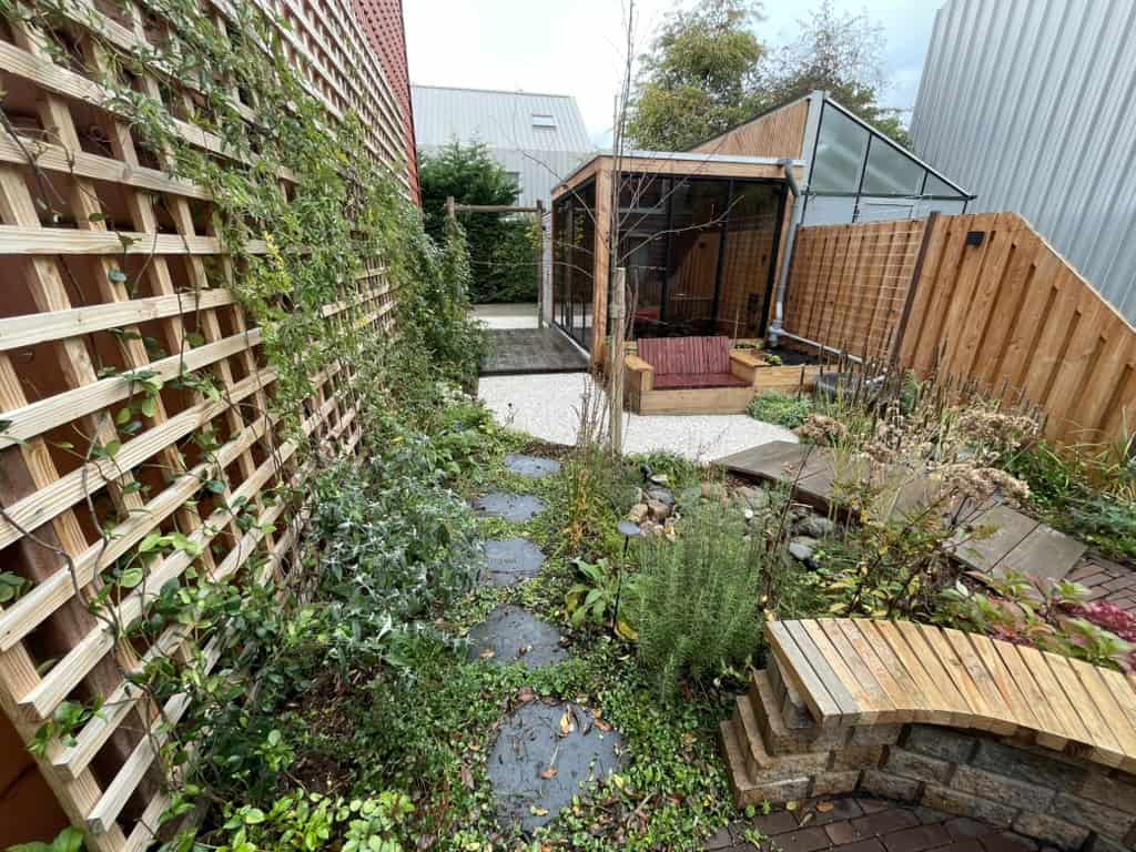 Veranda met houten tuinwanden