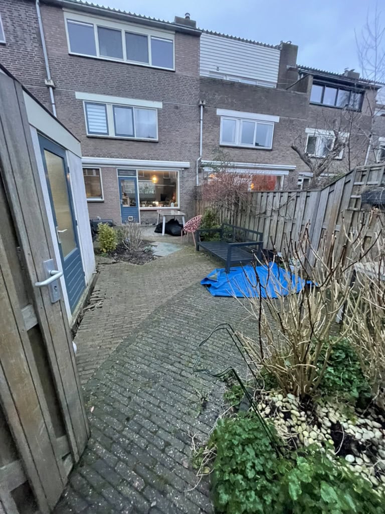 Oorspronkelijke oprit met smalle borders