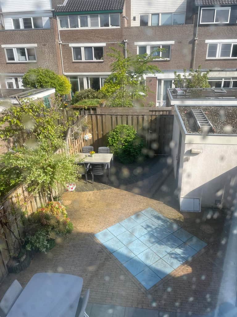 Bestaand terras met tuinmeubels